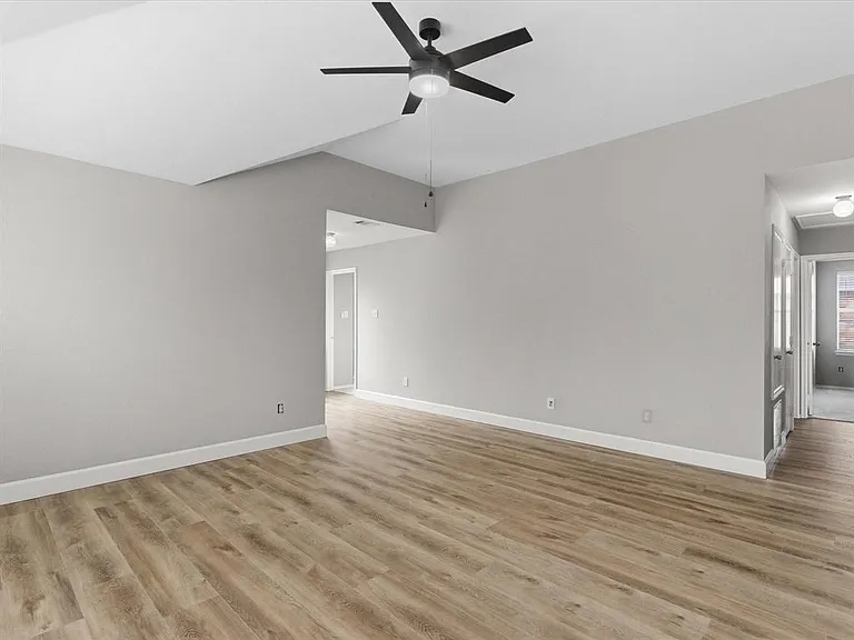 1316 Hunter Ln — Photo 15