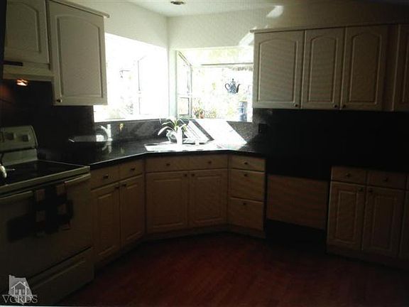 3rd image of 479 Wilshire Pl