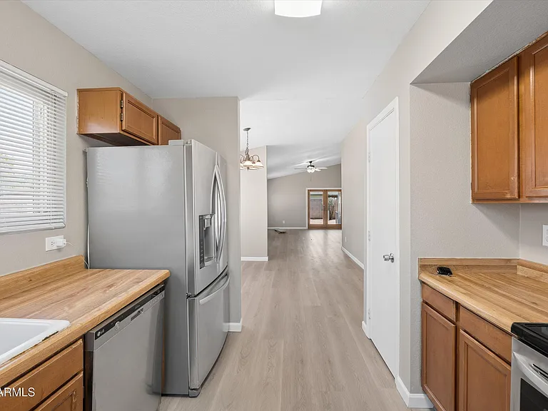 11904 N 76th Ln — Photo 9