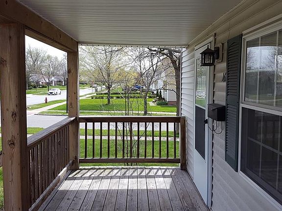 3rd image of 1616 Longwood Dr