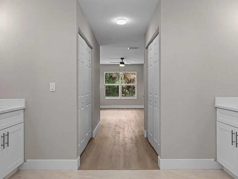4611 Sunset Blvd — Photo 9