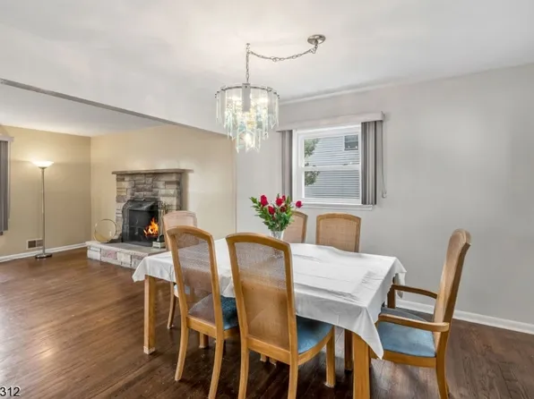 33 Evergreen St, Waldwick Boro, NJ 07463