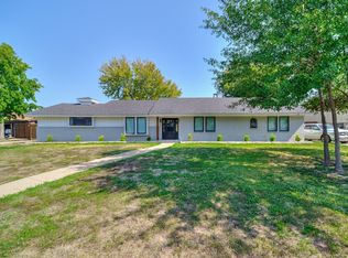 1716 Louella Ct, Hurst, TX 76054