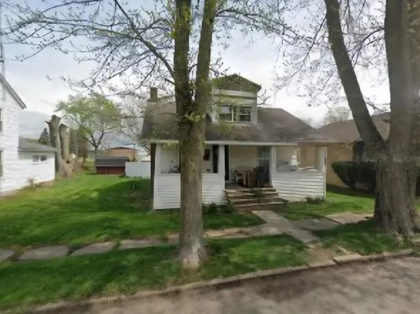 216 Yoder St, Topeka, IN 46571