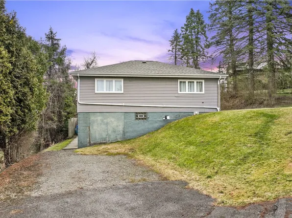 125 Bonnie Dr, North Huntingdon, PA 15642
