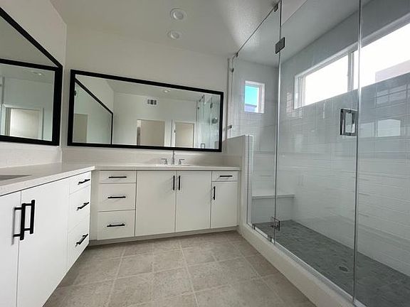 5th image of 10632 Quillan St
