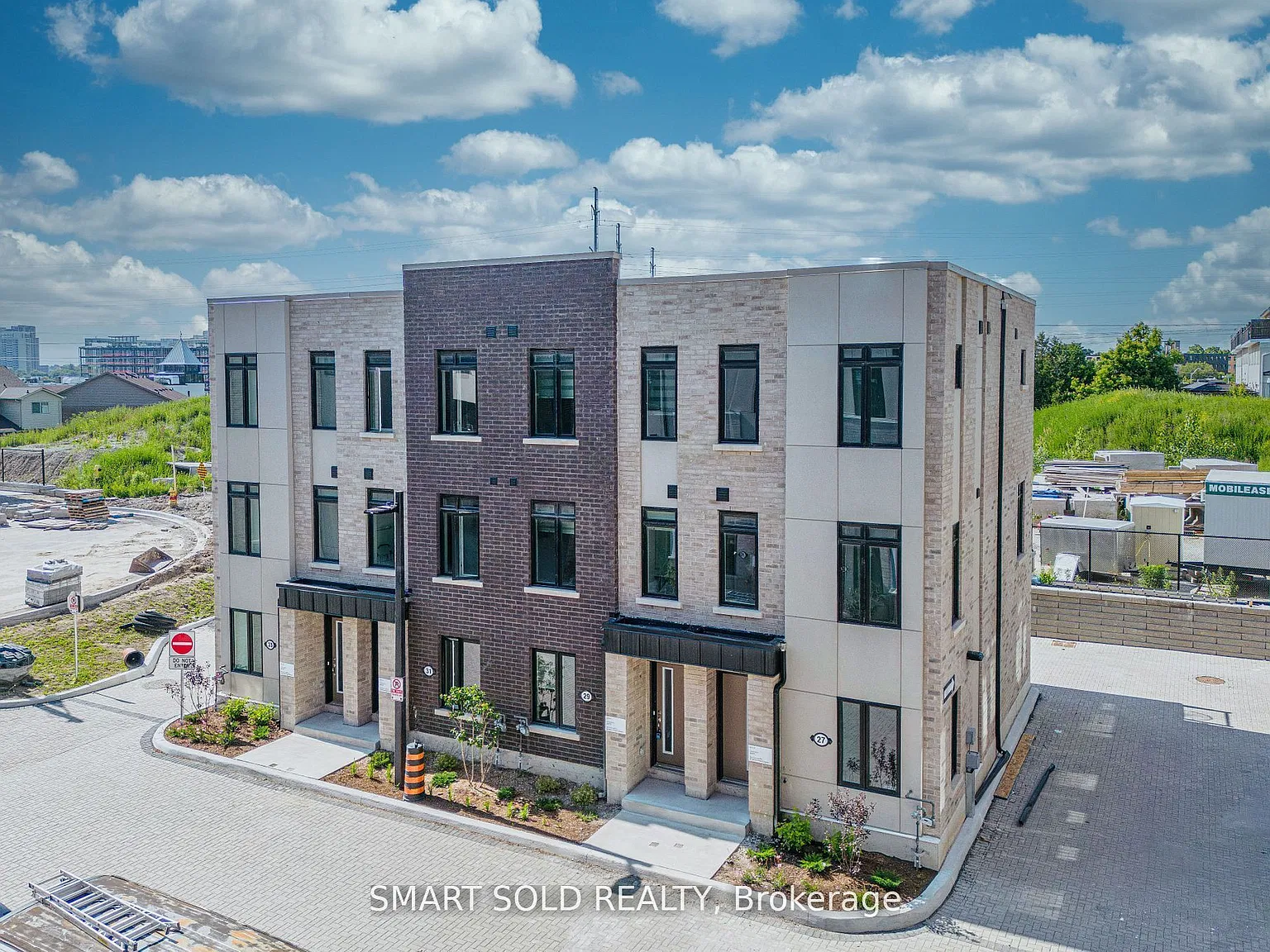 4 bed, $3,200 — Photo 2