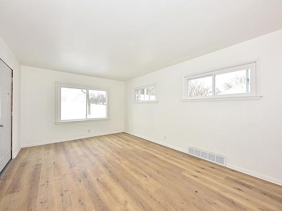 3rd image of 5754 North 65th STREET