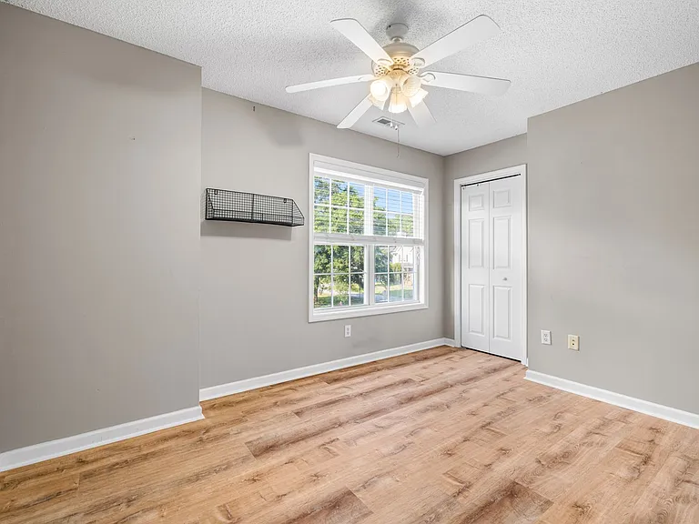 217 Derby Downs Dr — Photo 29