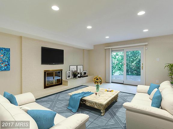 5th image of 4110 Breezewood Ln