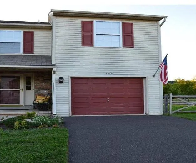 100 Sunnyside Ln photo 1