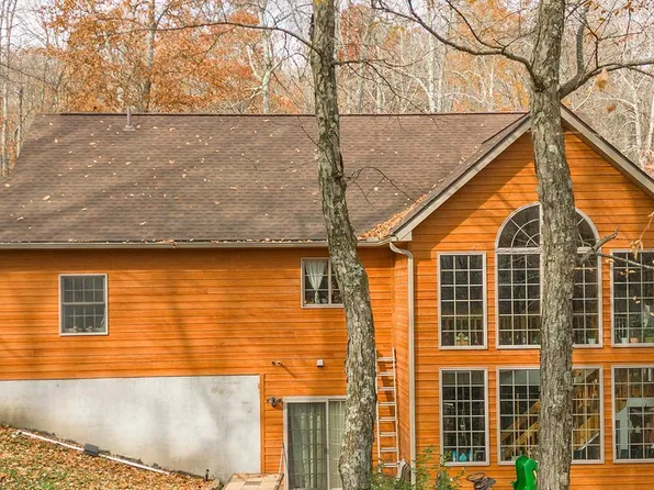 452 Pine Dr, Terra Alta, WV 26764