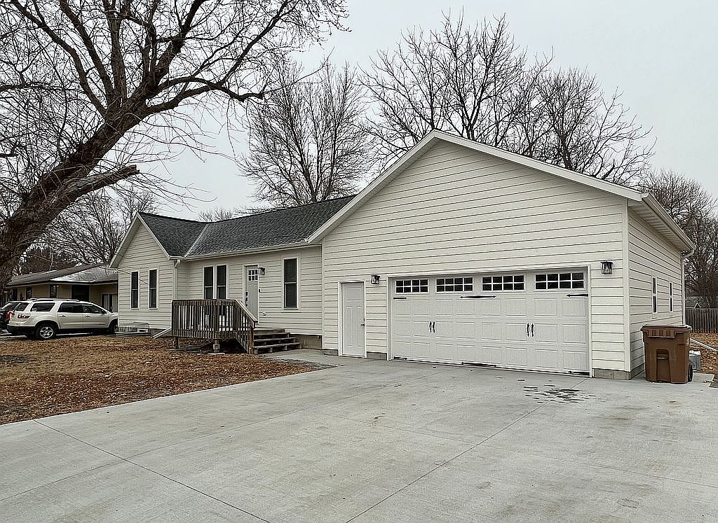 112 N F St, Milford, NE 68405 Zillow