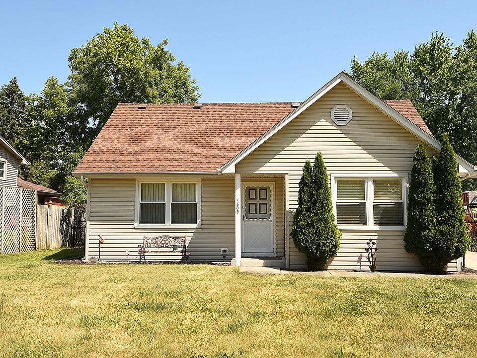 1st image of 1609 Argyle Ln