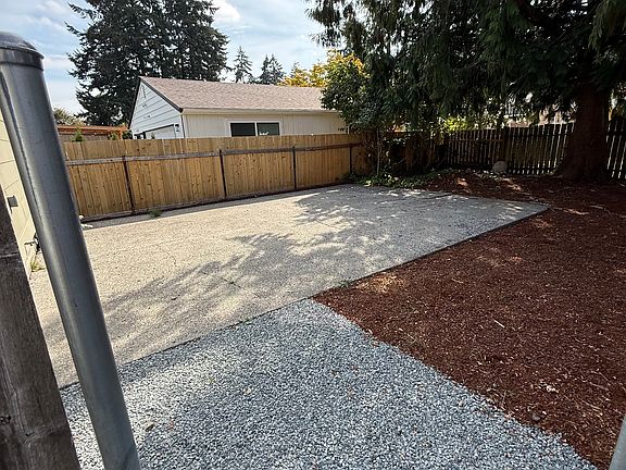4th image of 818 118th St S