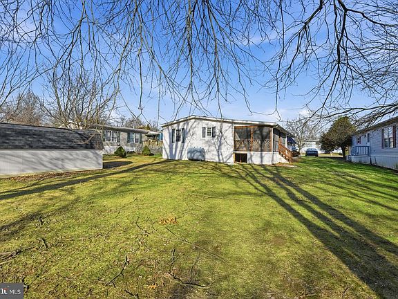 4th image of 47 Lee Dr #859