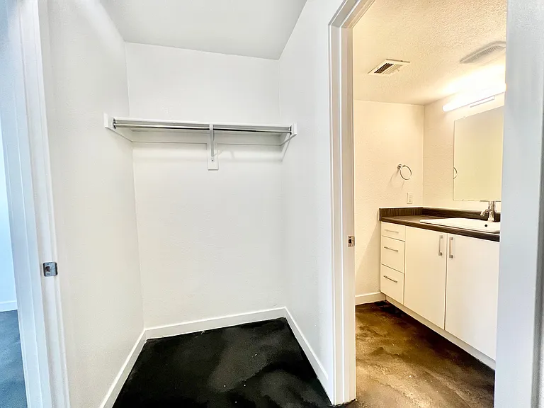 15 Melrose — Photo 25