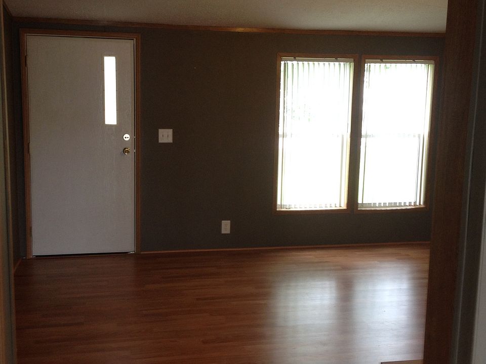 Living room with laminate fl