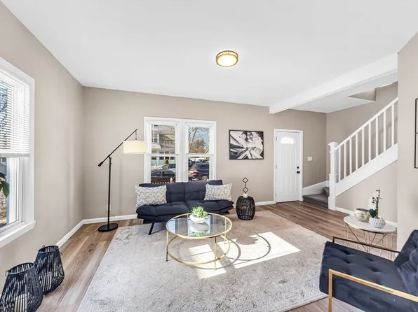 37 Silver St, Springfield, MA 01107