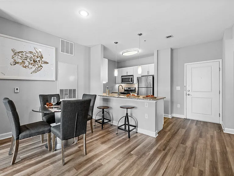 Apartment Dining Area at Harbor Pointe, New Jersey, 07002