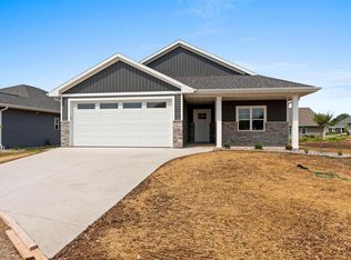 1918 Creekwood Ct, Manitowoc, WI 54220