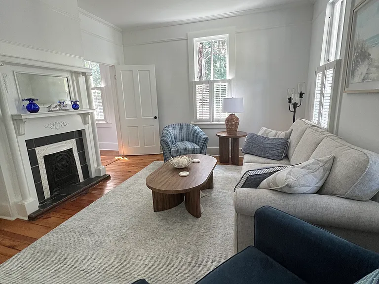 611 East St — Photo 10