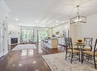 48 Albert Ct, Randolph, NJ 07869