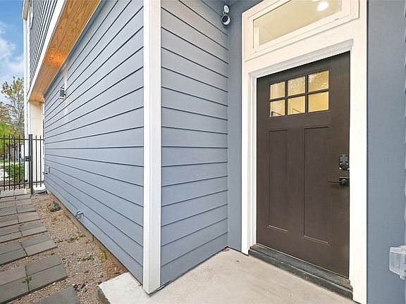 3rd image of 3555 Seabrook St