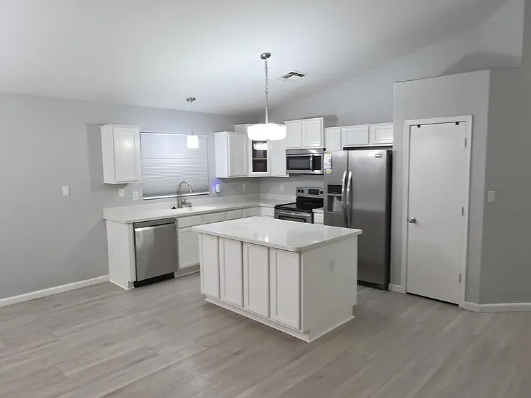13201 W Mauna Loa Ln — Photo 4