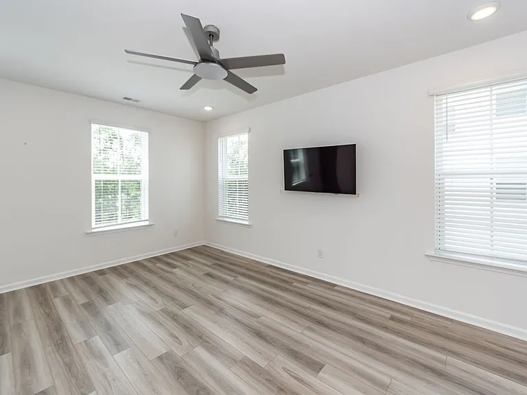 359 Herty Park Dr — Photo 20