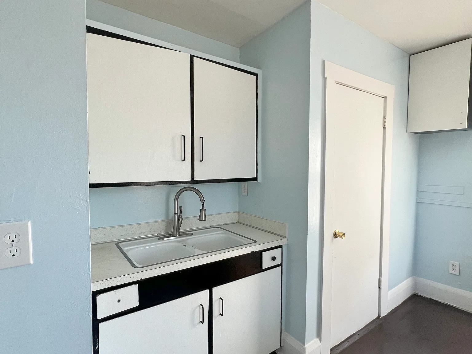 2 bed, 480 sqft, $900 — Photo 4