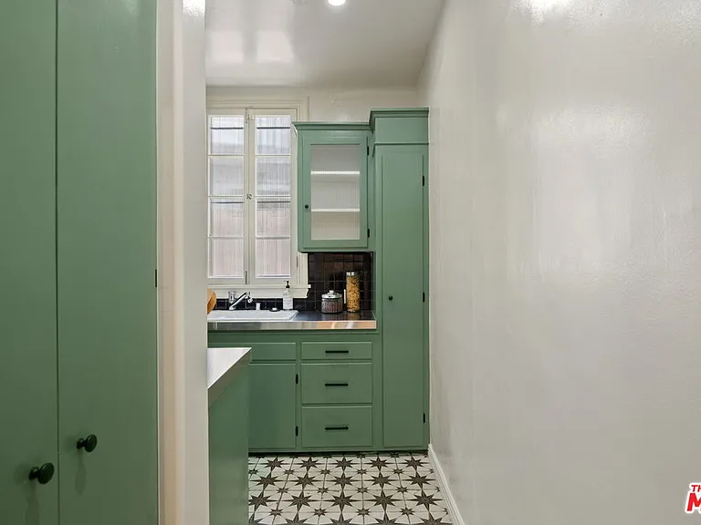 1345 N Hayworth Ave #2 — Photo 12