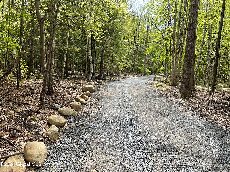 3rd image of 567 White Birch Road