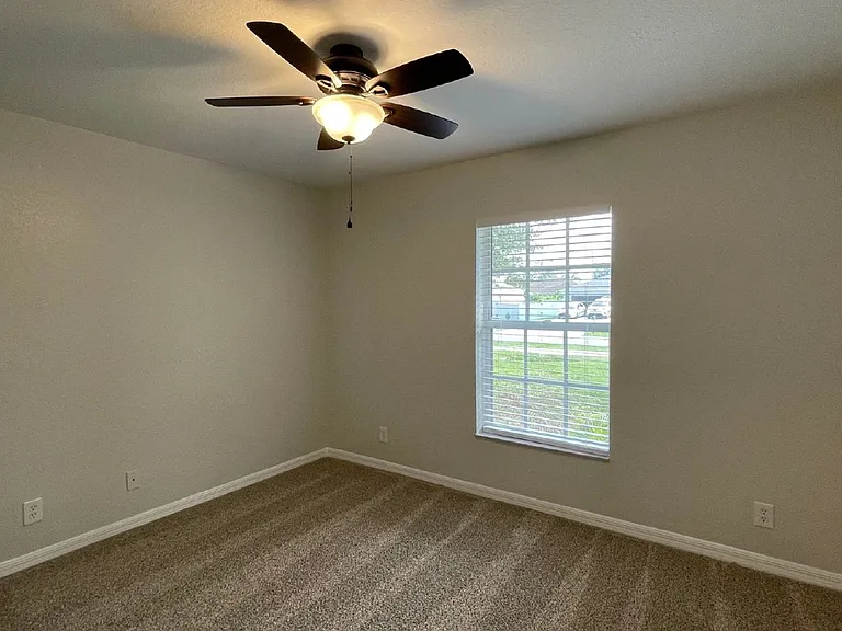 517 SW Paar Dr — Photo 16