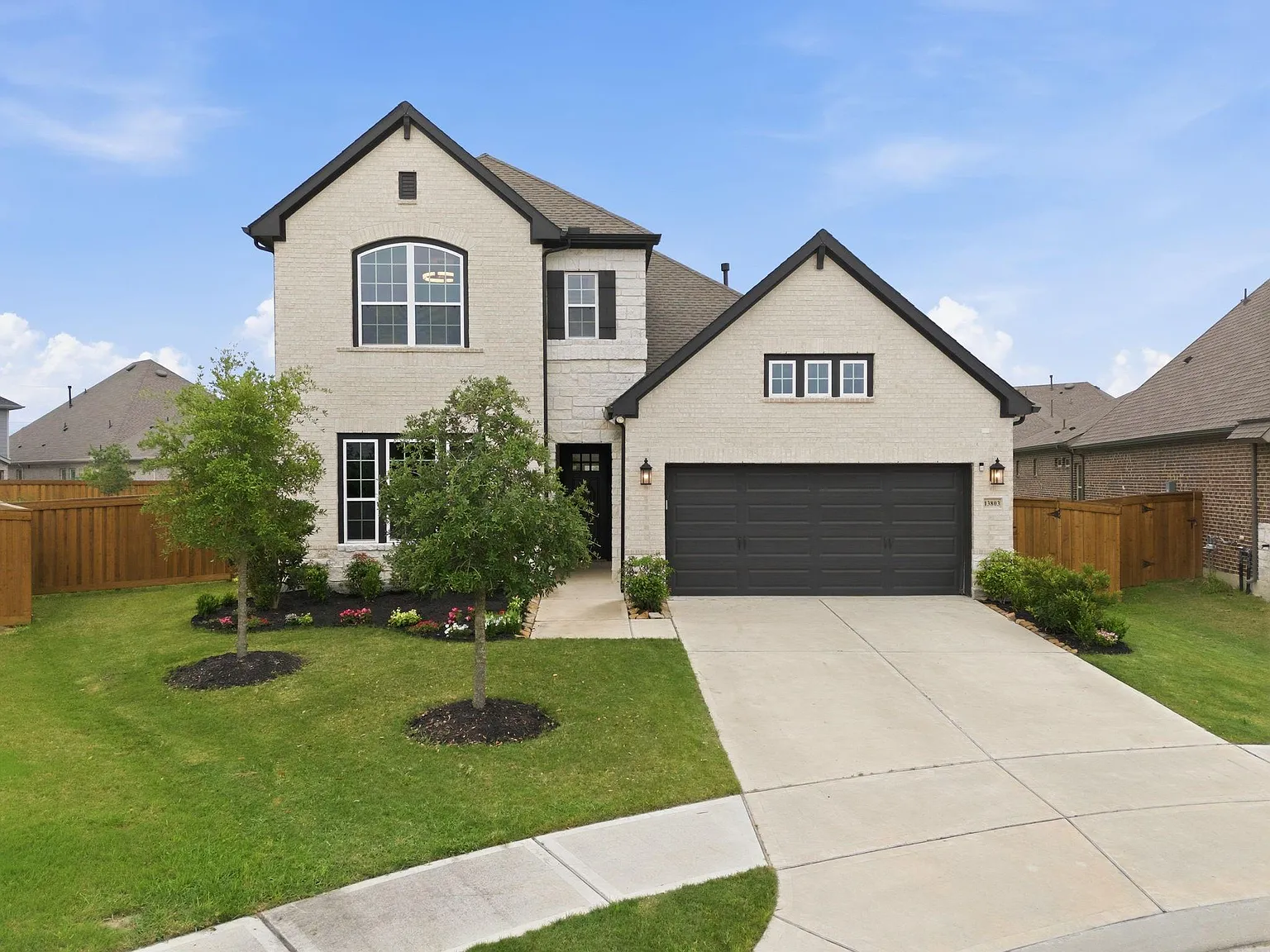 4 bed, 4.5 bath, 2927 sqft, $4,200 — Photo 1