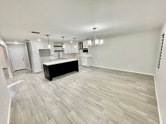 4th image of 3217 Cattle Creek Ln