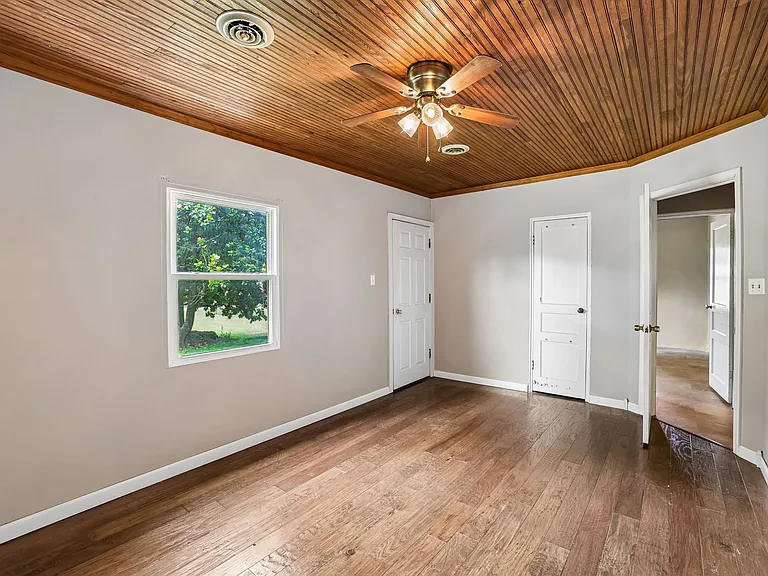 810 Velma Ln — Photo 22