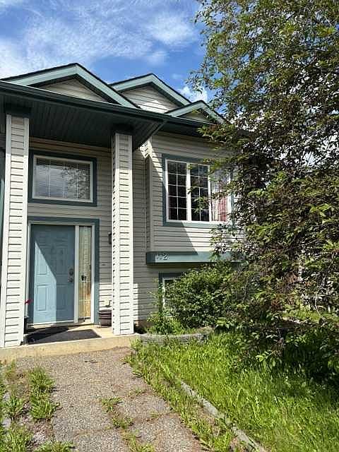 1st image of 112 SW Parry Cres