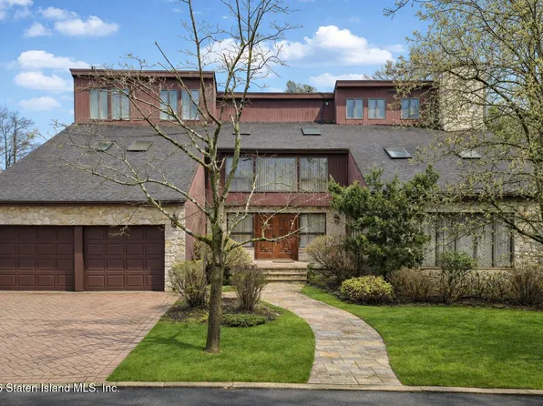 10 Arbutus Way, Staten Island, NY 10312