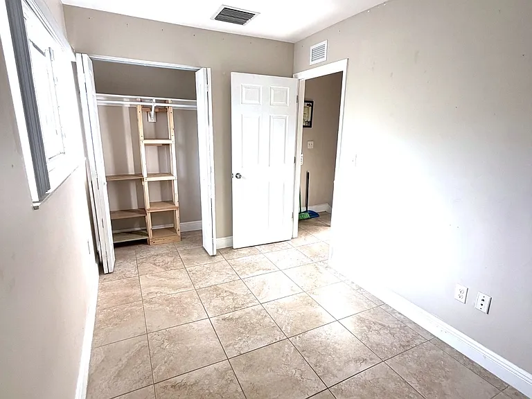 467 NW 19th St #342 — Photo 16