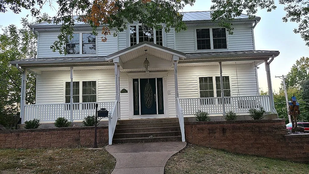 705 Coulter Ave photo 1