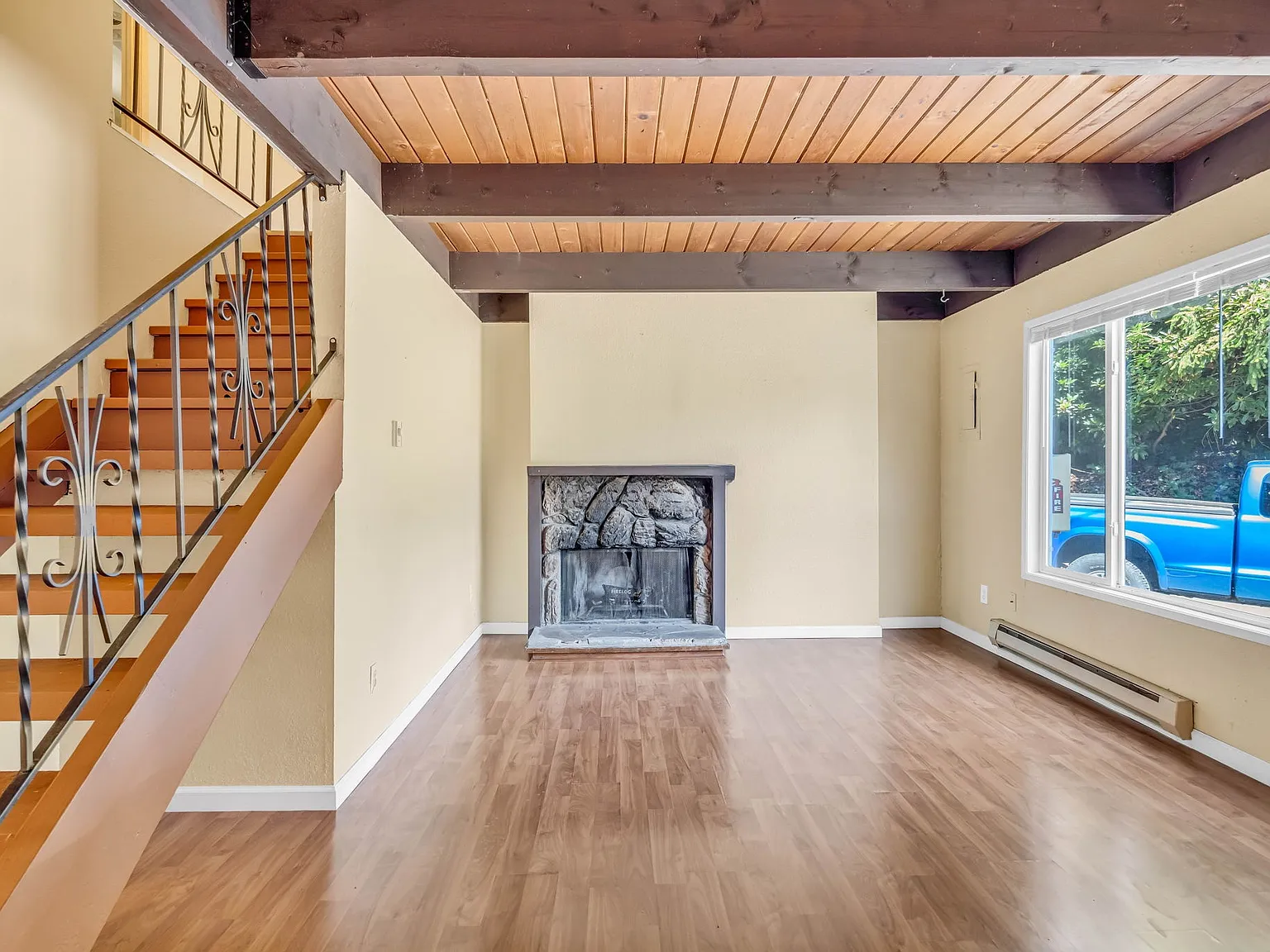 2 bed, 1.5 bath, 1000 sqft, $2,200 — Photo 3