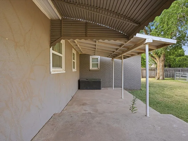 1011 Walnut St — Photo 24