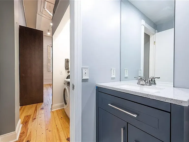 210 Walker St SW #1 — Photo 20