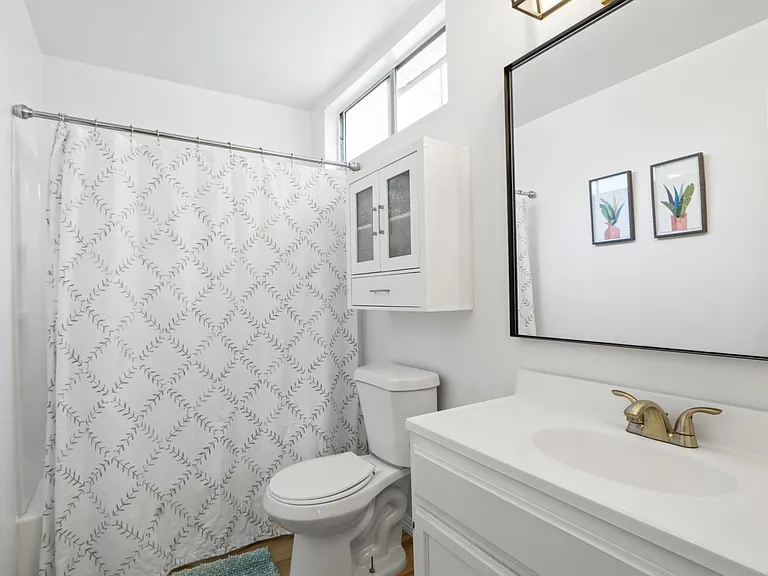 621 1st St #2 — Photo 8