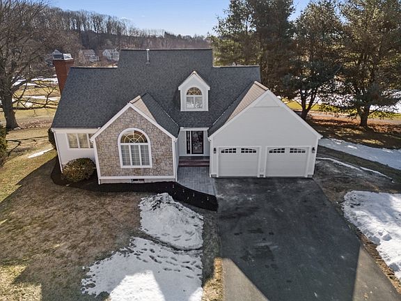 2nd image of 90 Orchard Hill Rd