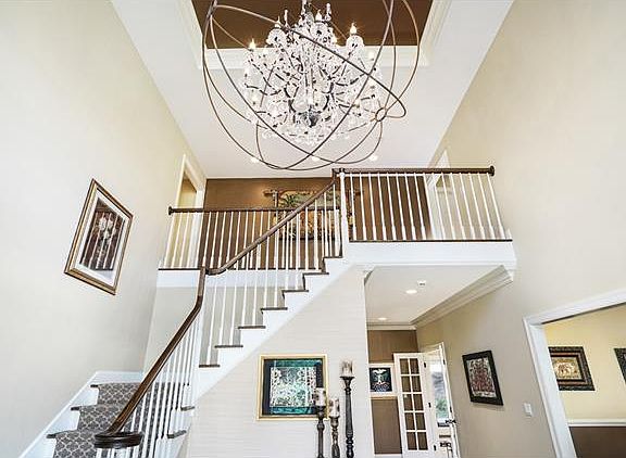 4th image of 44 Marbourne Dr