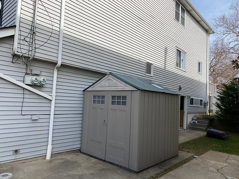 55 Tremont Ave #B — Photo 12