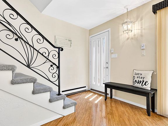 5th image of 1237 W Nicolet Cir