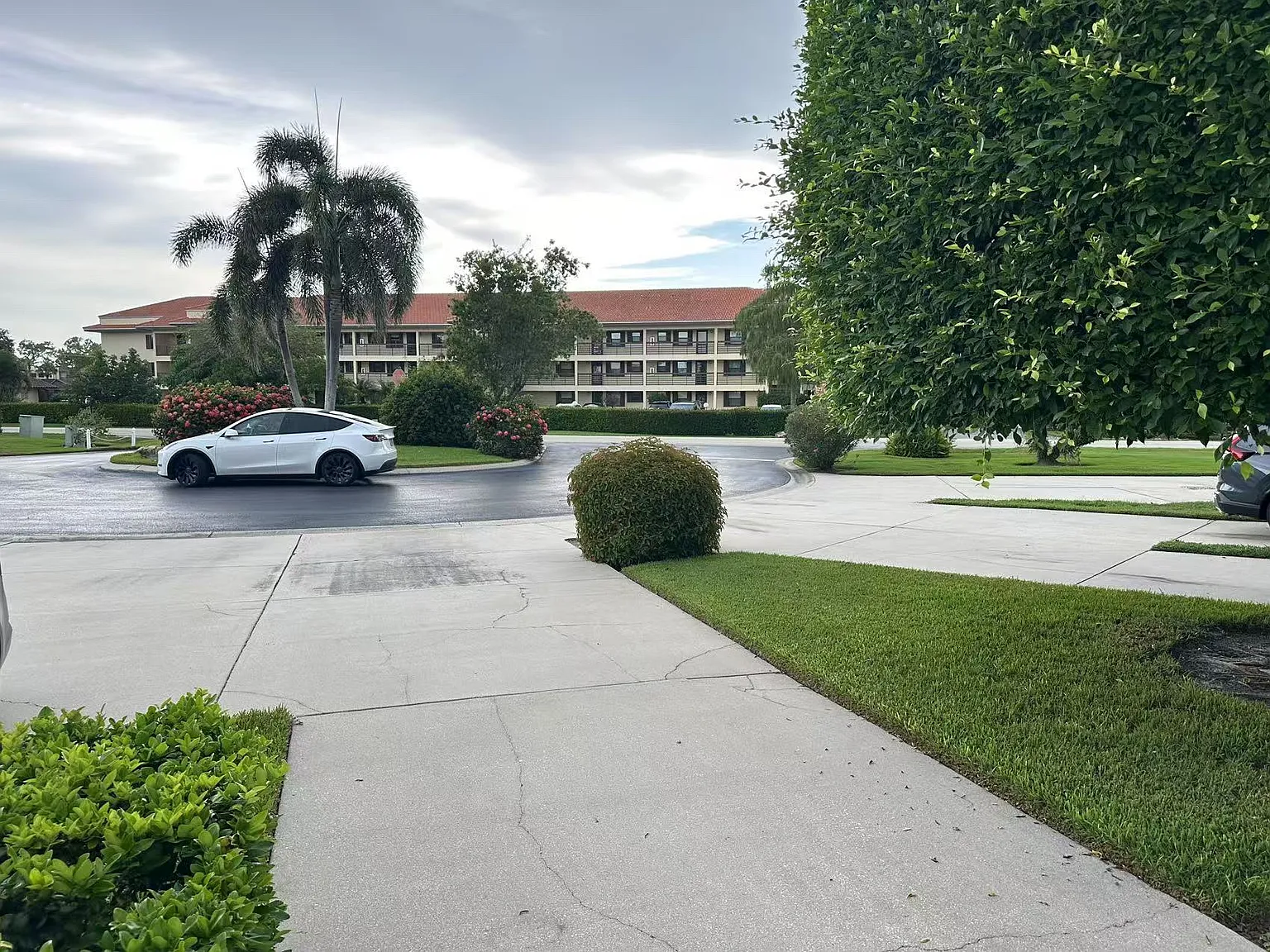 110 Quail Forest Blvd — Photo 4